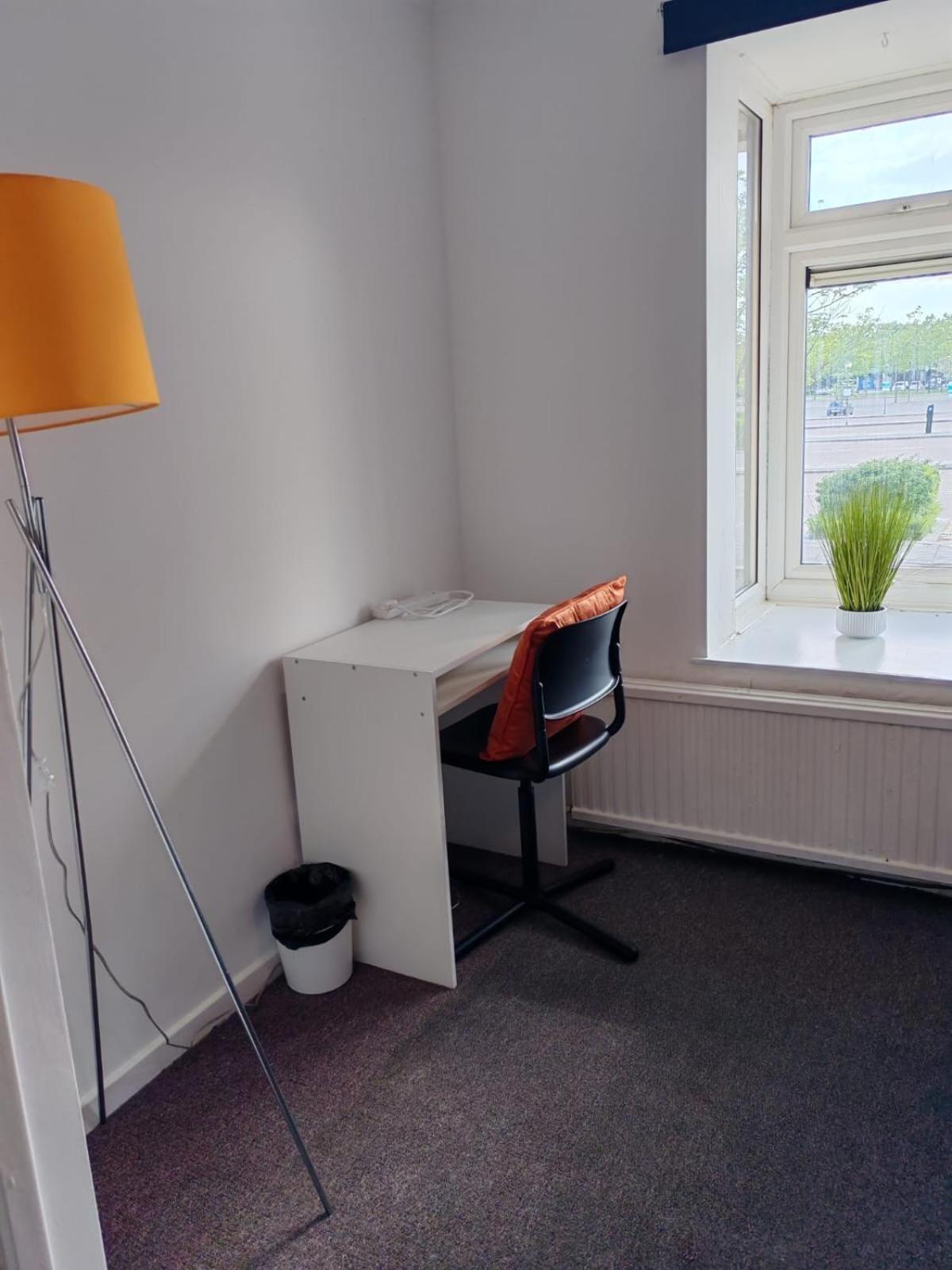 The Randolph Cosy 3br Close To Shops Apartment *