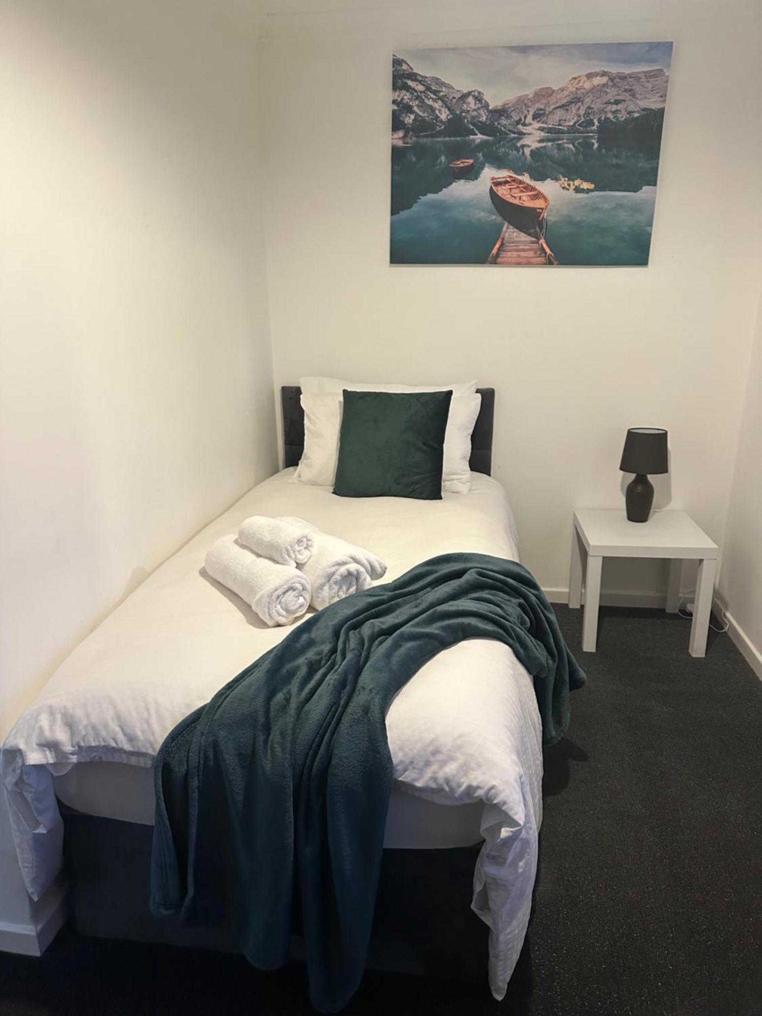 Apartment The Randolph Cosy 3br Close To Shops Milton Keynes
